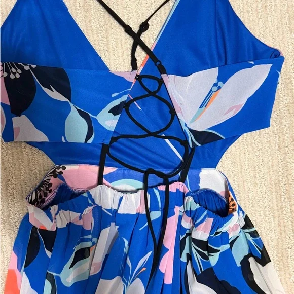 Express Floral Maxi Dress Side Cut Outs - Picture 3 of 6